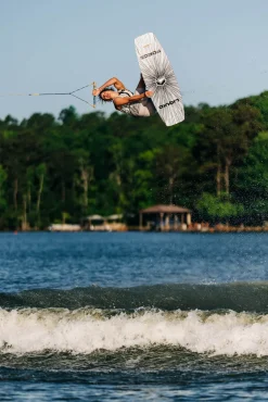 Liquid Force Wakeboards<2024 Unity Aero Wakeboard