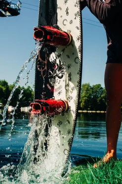 Liquid Force Wakeboards<2024 Virago Wakeboard