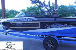 Moomba Decals + Emblems<Black Chrome, Hull Decal (114140)